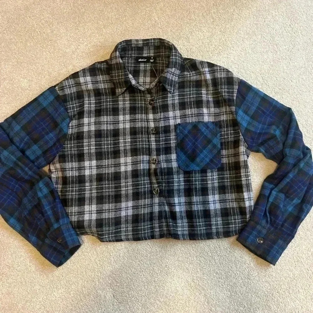 Women’s Cropped Plaid Flannel Shacket. NWT. Size Medium